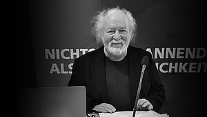 Der Medienjournalist und unser langjähriger Grimme-Preis-Juror Fritz Wolf (1947-2021). 